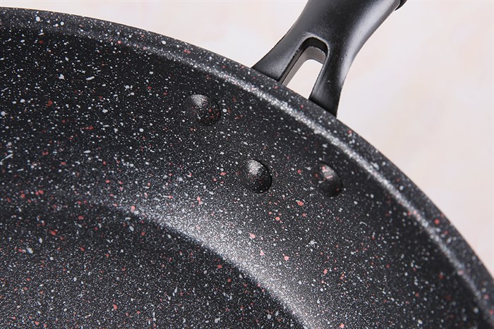 Chảo nhôm chống dính vân đá đáy từ 30 cm Kangaroo KG661XL Màu Đen