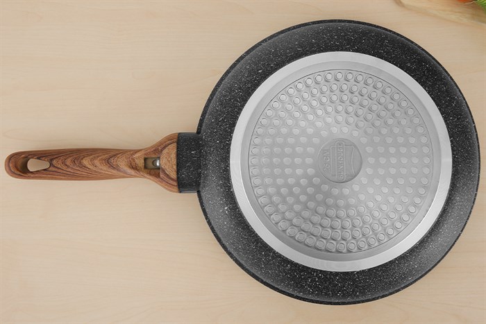 Chảo nhôm chống dính vân đá đáy từ 26 cm Sunhouse Mama SHG1126MMC Màu Đen