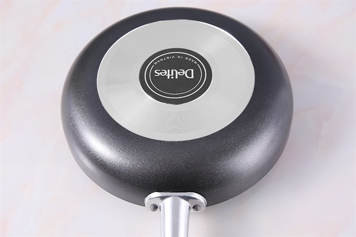 Chảo nhôm chống dính 20 cm Delites CR001-20 Màu Đen