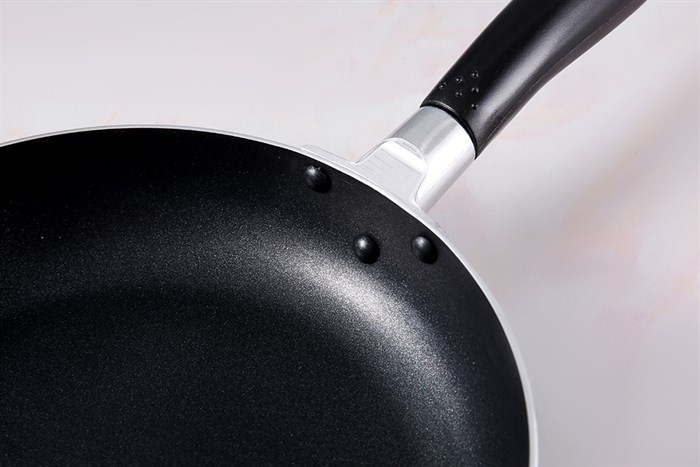Chảo nhôm chống dính 24 cm Delites CR001-24 Màu Đen