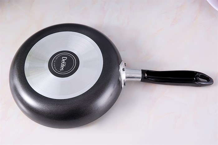Chảo nhôm chống dính 24 cm Delites CR001-24 Màu Đen