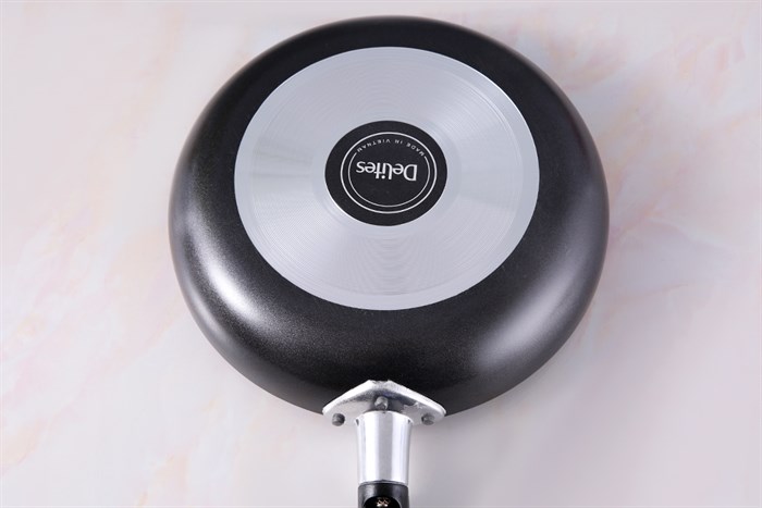 Chảo nhôm chống dính 24 cm Delites CR001-24 Màu Đen