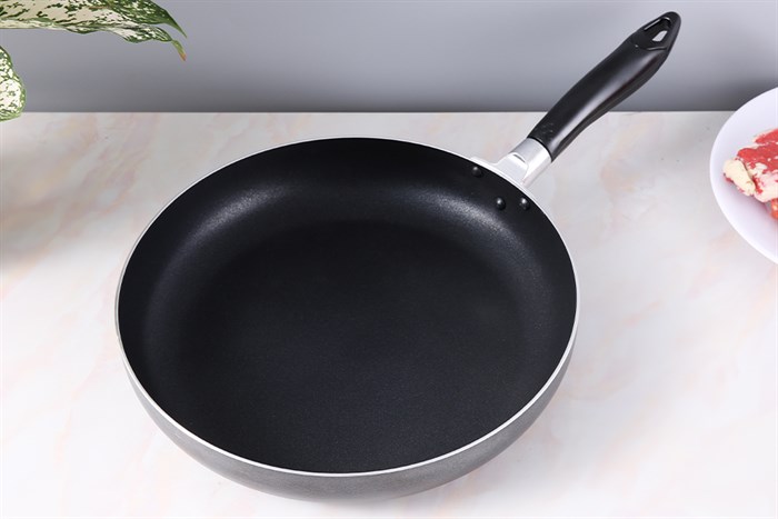 Chảo nhôm chống dính 30cm Delites CR001-30 Màu Đen