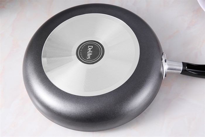 Chảo nhôm chống dính 30cm Delites CR001-30 Màu Đen
