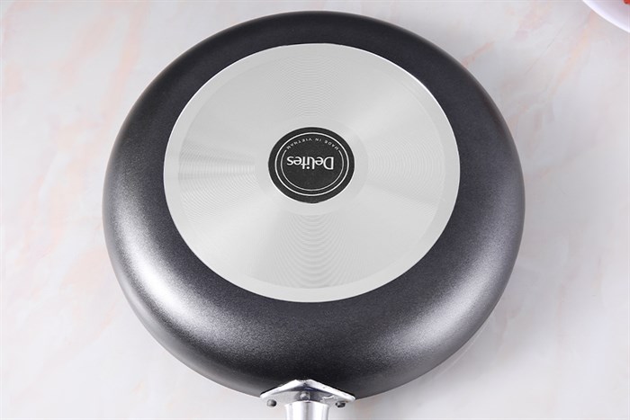 Chảo nhôm chống dính 30cm Delites CR001-30 Màu Đen