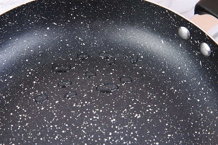 Chảo nhôm chống dính vân đá 20 cm Delites CE003-20 Màu Xanh lam