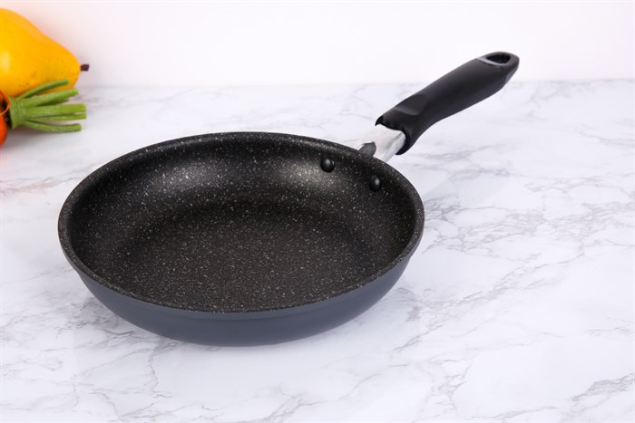 Chảo nhôm chống dính vân đá 20 cm Delites CS002-20 Màu Đen
