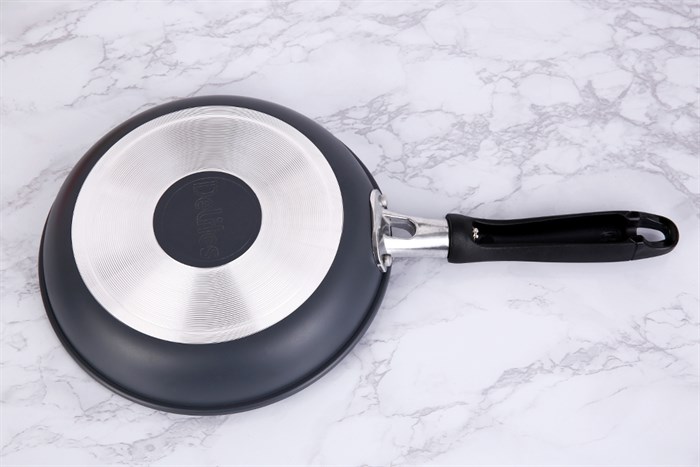 Chảo nhôm chống dính vân đá 20 cm Delites CS002-20 Màu Đen