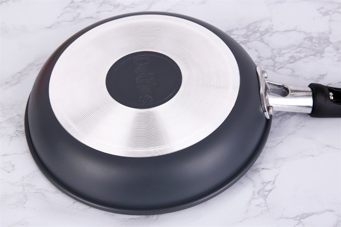 Chảo nhôm chống dính vân đá 20 cm Delites CS002-20 Màu Đen