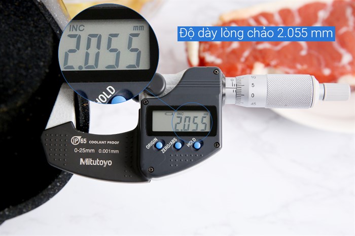 Chảo nhôm sâu chống dính vân đá đáy từ 20 cm Kangaroo KG662XS Màu Đen