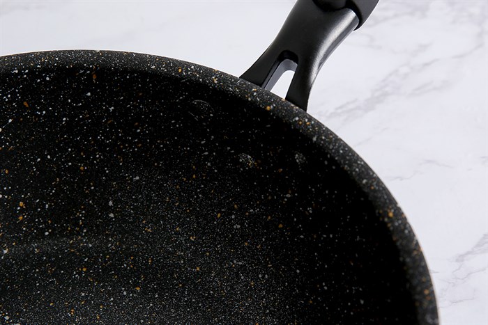 Chảo nhôm sâu chống dính vân đá đáy từ 24 cm Kangaroo KG662S Màu Đen