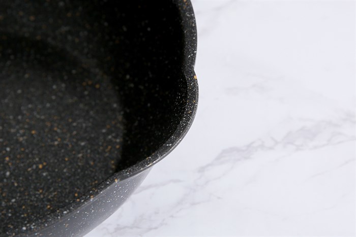 Chảo nhôm sâu chống dính vân đá đáy từ 24 cm Kangaroo KG662S Màu Đen