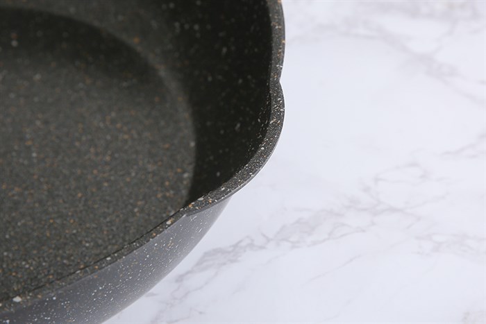 Chảo nhôm sâu chống dính vân đá đáy từ 30 cm Kangaroo KG662XL Màu Đen