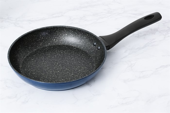 Chảo nhôm chống dính vân đá đáy từ 24 cm Sunhouse SFP24B Màu Xanh Dương