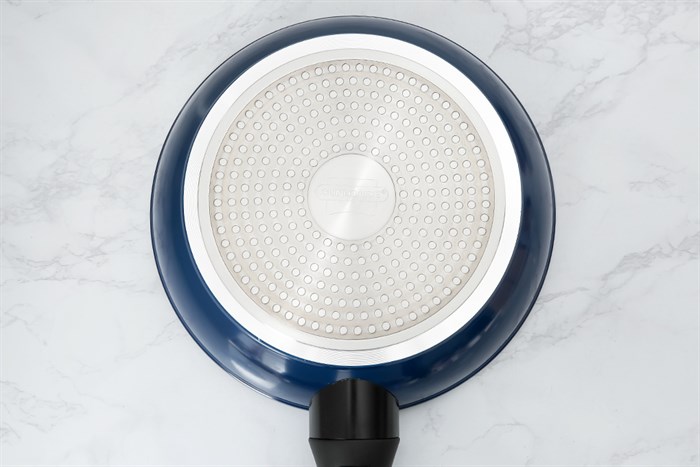 Chảo nhôm chống dính vân đá đáy từ 24 cm Sunhouse SFP24B Màu Xanh Dương