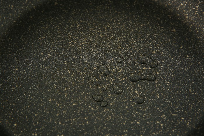 Chảo nhôm sâu chống dính vân đá đáy từ 26 cm Sunhouse SHS26MB Màu Đen