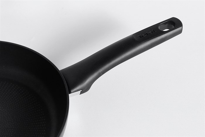 Chảo nhôm chống dính vân đá đáy từ 24 cm Tefal Ultimate G2680472 Màu Đen