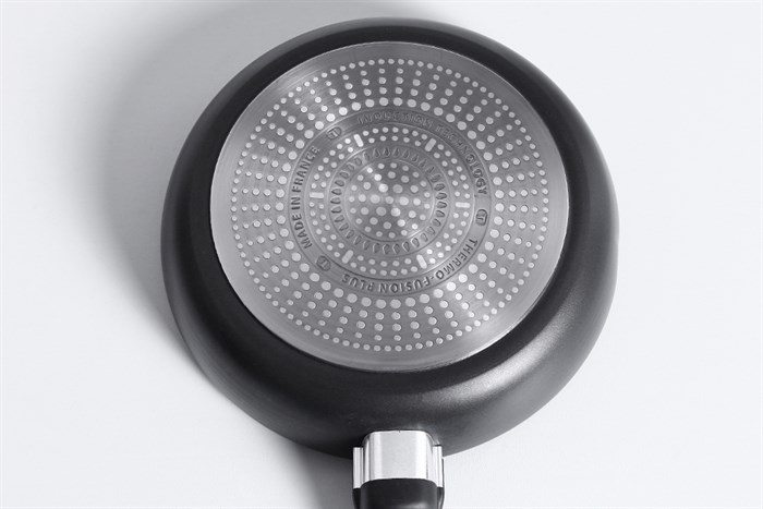 Chảo nhôm chống dính vân đá đáy từ 24 cm Tefal Ultimate G2680472 Màu Đen