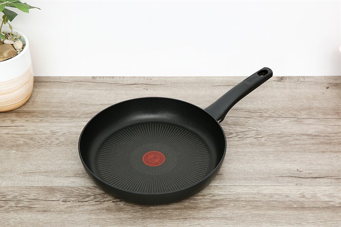 Chảo nhôm chống dính vân đá đáy từ 28 cm Tefal Ultimate G2680622 Màu Đen