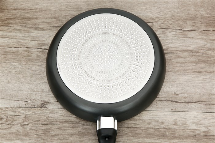 Chảo nhôm chống dính vân đá đáy từ 28 cm Tefal Ultimate G2680622 Màu Đen