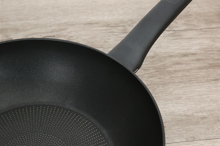 Chảo nhôm sâu chống dính vân đá đáy từ 28 cm Tefal Ultimate G2681972 Màu Đen
