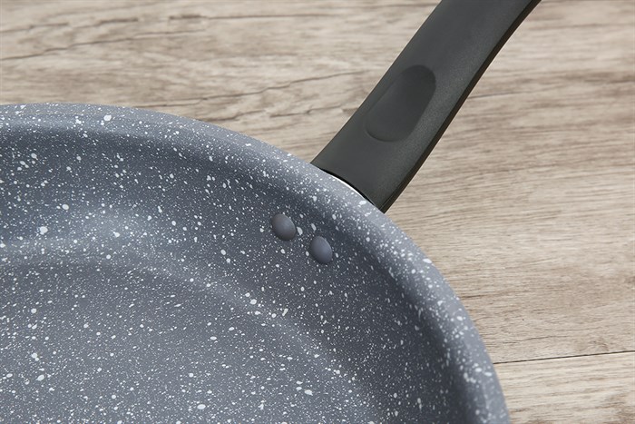 Chảo nhôm chống dính vân đá đáy từ 28 cm Tefal Cook Healthy G1340695 Màu Xám