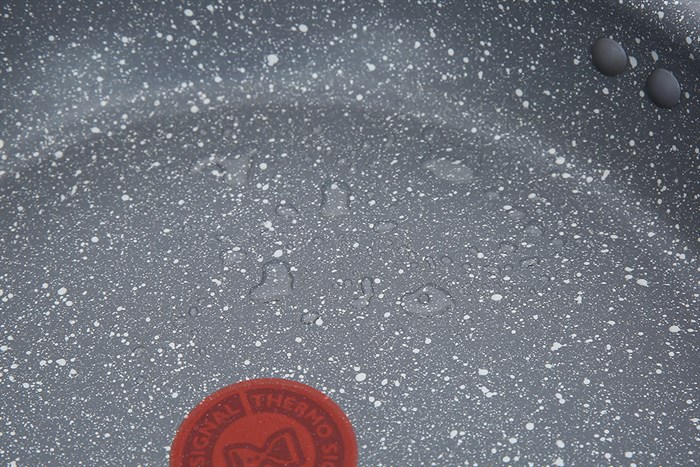 Chảo nhôm chống dính vân đá đáy từ 28 cm Tefal Cook Healthy G1340695 Màu Xám