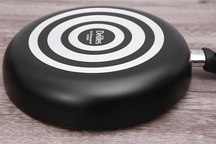 Chảo nhôm chống dính 28 cm Delites CE007-28 Màu Đen