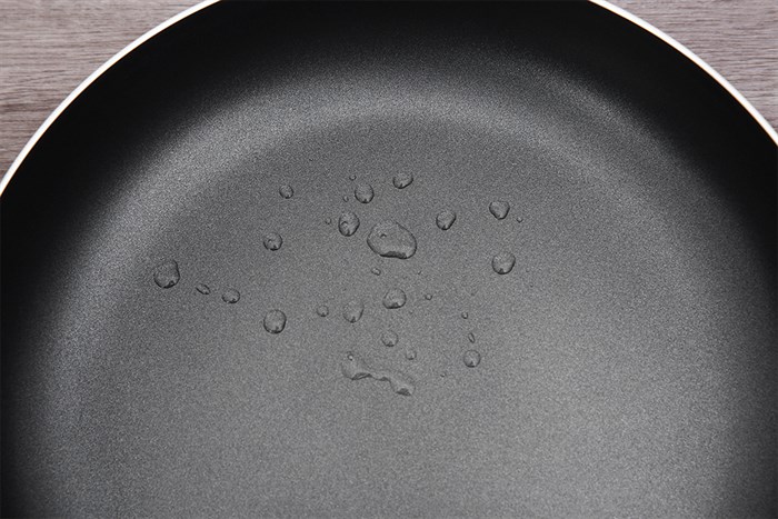 Chảo nhôm chống dính 28 cm Delites CE007-28 Màu Đen