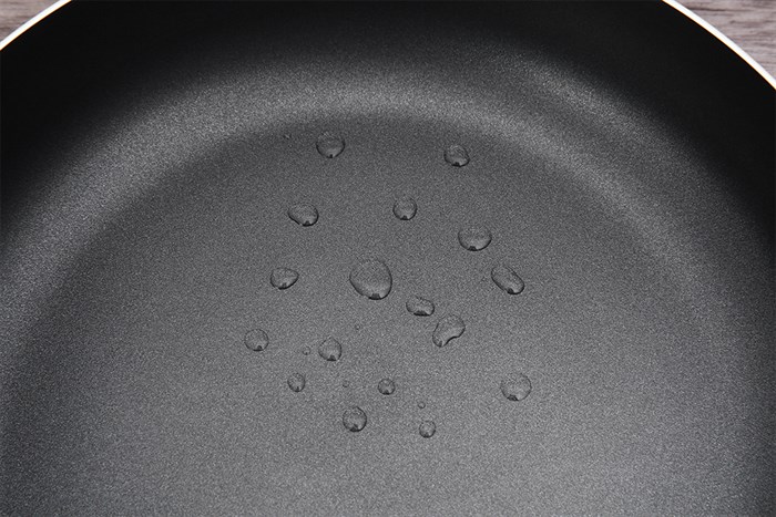 Chảo nhôm chống dính 30 cm Delites CE007-30 Màu Đen