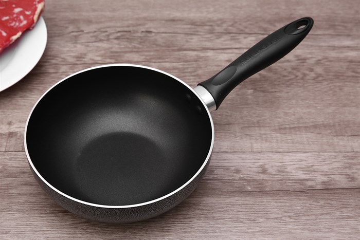 Chảo nhôm sâu chống dính 20 cm Sunhouse SHS20 Màu Đen