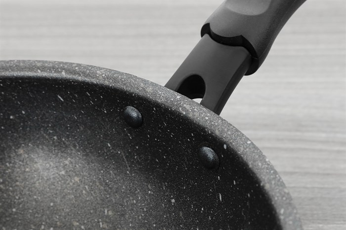 Chảo nhôm sâu chống dính vân đá đáy từ 20 cm Sunhouse SHS20MRD Màu Đen