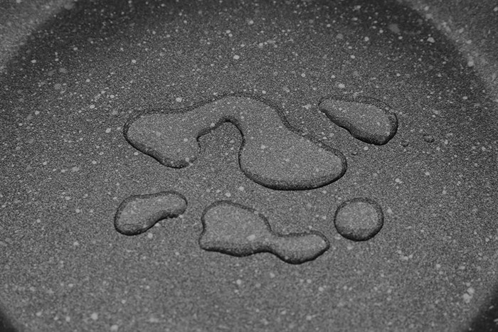 Chảo nhôm sâu chống dính vân đá đáy từ 20 cm Sunhouse SHS20MRD Màu Đen