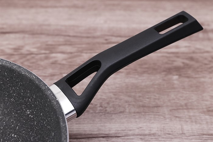 Chảo nhôm sâu chống dính vân đá đáy từ 24 cm Kims Cook EARM224H Màu Trắng