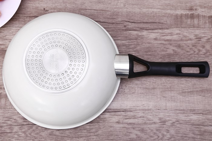 Chảo nhôm sâu chống dính vân đá đáy từ 24 cm Kims Cook EARM224H Màu Trắng