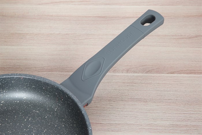 Chảo nhôm chống dính vân đá đáy từ 24 cm Sunhouse SBD24MP Màu Đen - Đỏ