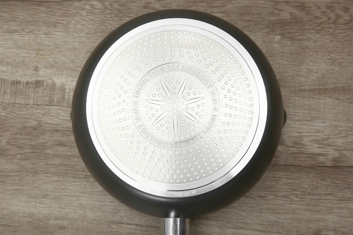 Chảo nhôm sâu chống dính đáy từ 24 cm Tefal Only Cook G1646495 Màu Đen