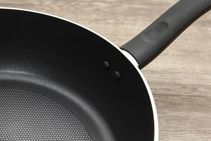 Chảo nhôm sâu chống dính đáy từ 28 cm Tefal Only Cook G1646695 Màu Đen