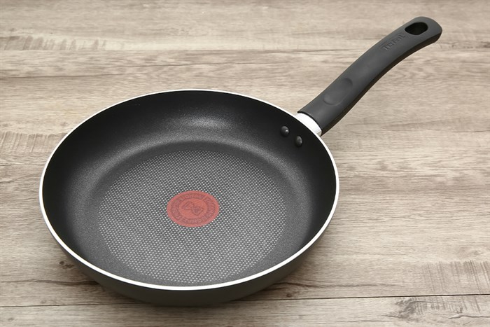 Chảo nhôm chống dính đáy từ 24 cm Tefal Only Cook G1640495 Màu Đen