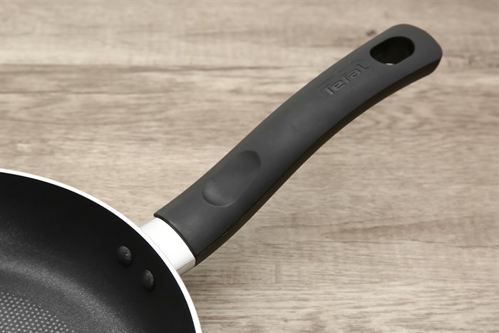 Chảo nhôm chống dính đáy từ 24 cm Tefal Only Cook G1640495 Màu Đen