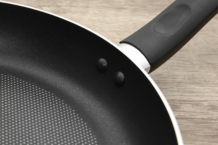 Chảo nhôm chống dính đáy từ 28 cm Tefal Only Cook G1640695 Màu Đen