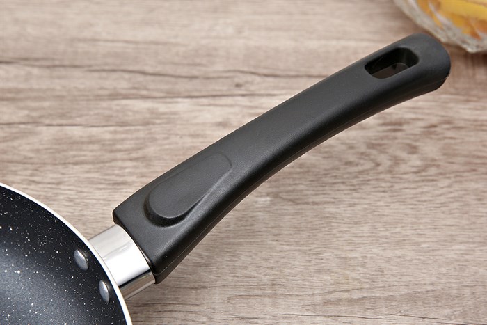 Chảo nhôm chống dính vân đá 24 cm Delites CE008-24 Màu Đỏ