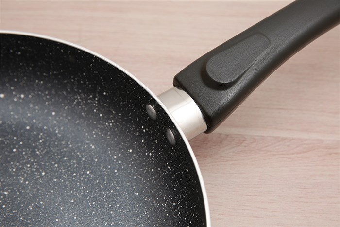 Chảo nhôm chống dính vân đá 26 cm Delites CE008-26 Màu Đỏ