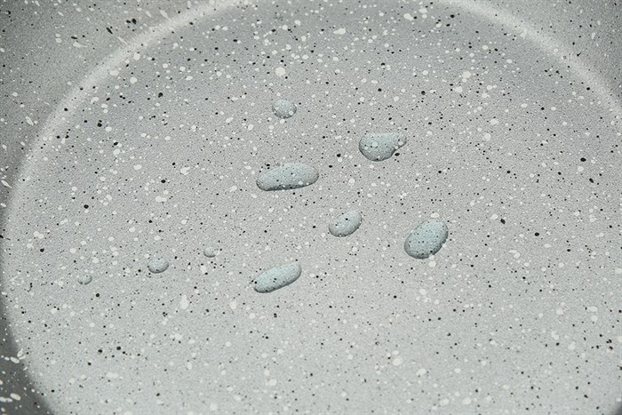 Chảo nhôm chống dính vân đá đáy từ 20 cm Green Cook GCP221-20IH Màu Xám - đồng