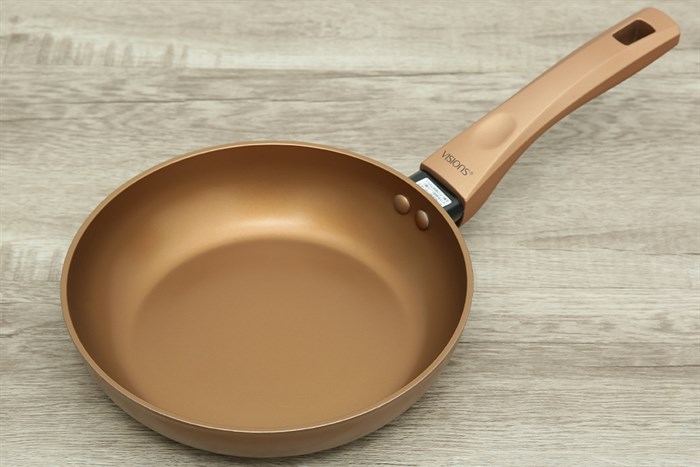 Chảo nhôm chống dính đáy từ 20 cm Visions VS-FP20-AB/JP Màu Vàng đồng