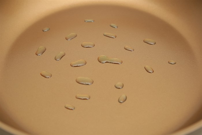 Chảo nhôm chống dính đáy từ 20 cm Visions VS-FP20-AB/JP Màu Vàng đồng