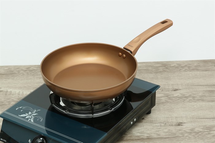 Chảo nhôm chống dính đáy từ 26 cm Visions VS-FP26-AB/JP Màu Vàng đồng