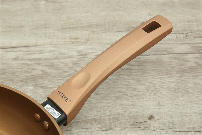 Chảo nhôm chống dính đáy từ 26 cm Visions VS-FP26-AB/JP Màu Vàng đồng