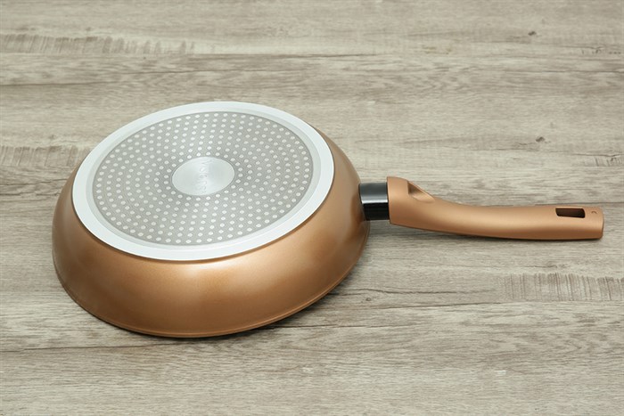 Chảo nhôm chống dính đáy từ 26 cm Visions VS-FP26-AB/JP Màu Vàng đồng