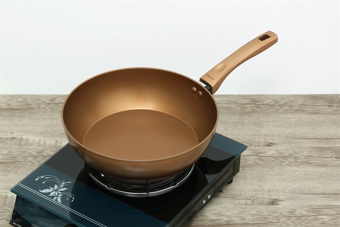 Chảo nhôm sâu chống dính đáy từ 28 cm Visions VS-WP28-AB/JP Màu Vàng đồng